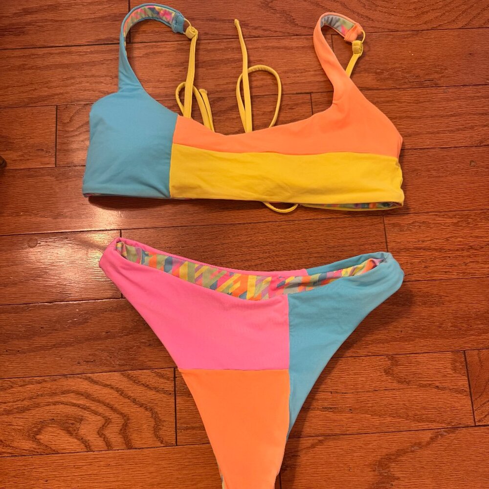 Reversable One One Swimwear Colorblock Bikini Set – Two Piece – Size Small